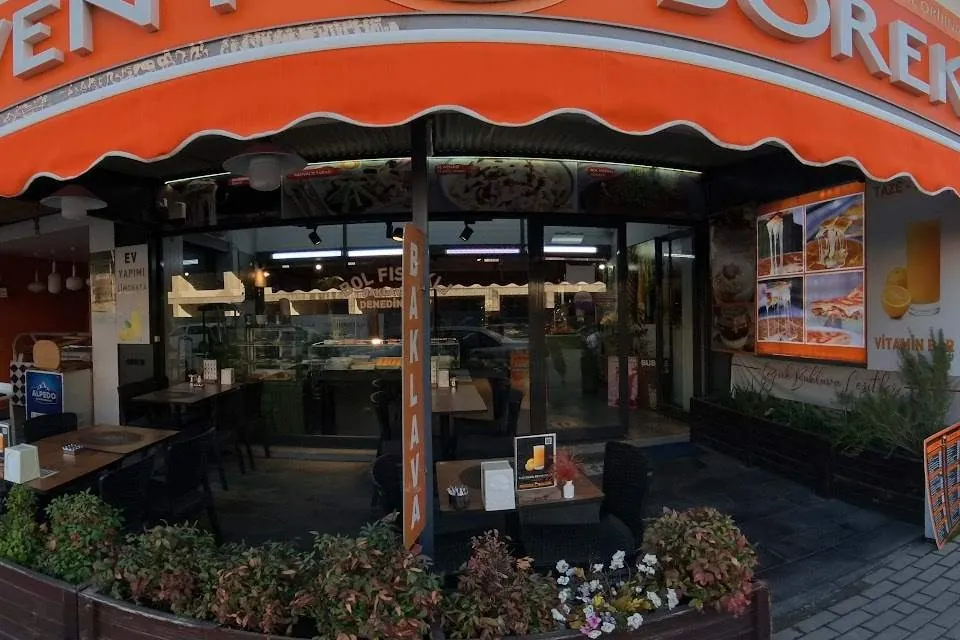 Bursa'da bir börekçinin dış cephesi